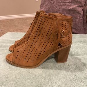 Women’s booties size 10